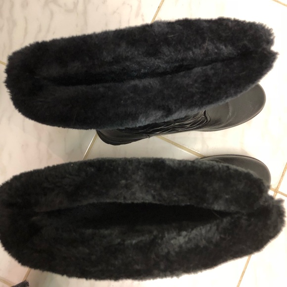 🎉SALE🎉Black Boots with Faux Fur - Picture 8 of 8